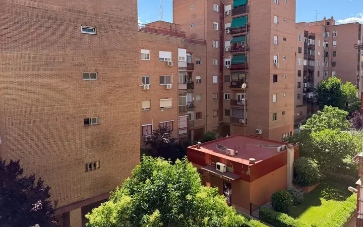 Piso en  Calle VALDESANGIL - Foto 18