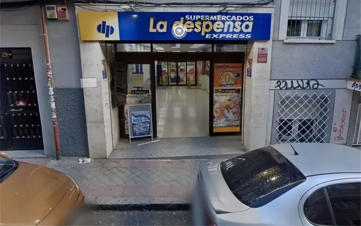 Local comercial en  Calle de la Hermandad - Foto 1