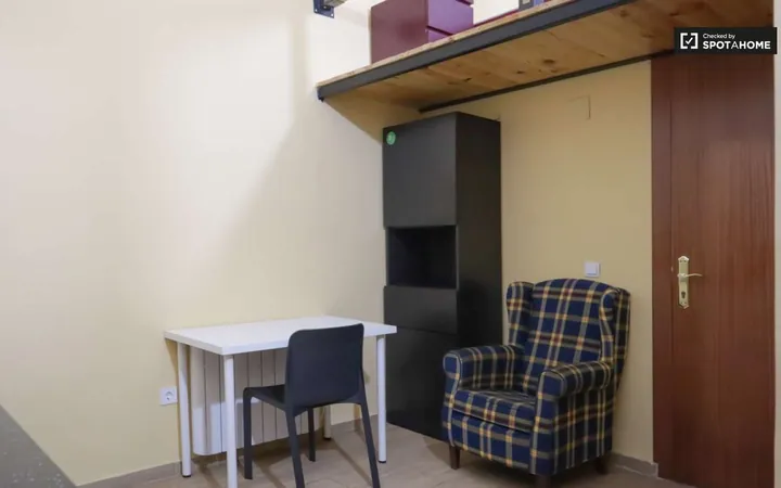 Estudio en Calle de Troya, Canillejas - Foto 1