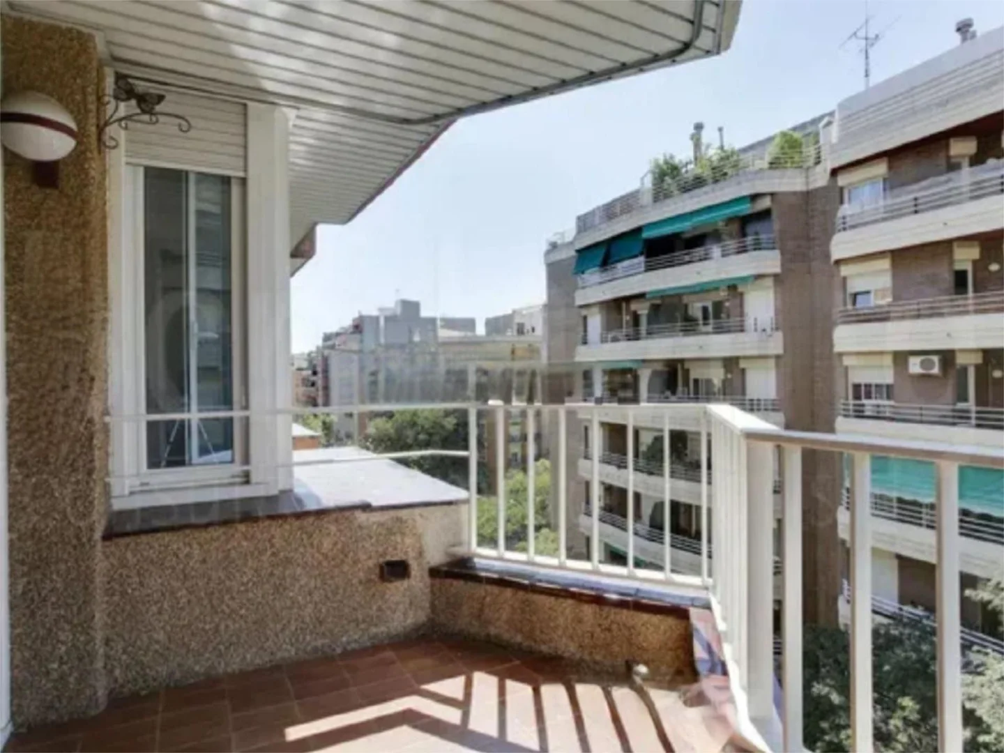 Piso en  Carrer de los Castillejos 298 - Foto 2