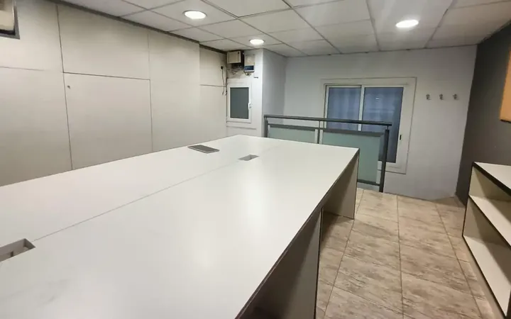 Local comercial en  Barcelona Capital - Foto 9