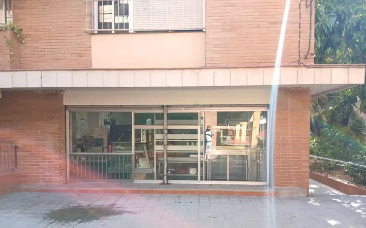 Local comercial en  Passeig d'Urrutia 111 - Foto 2