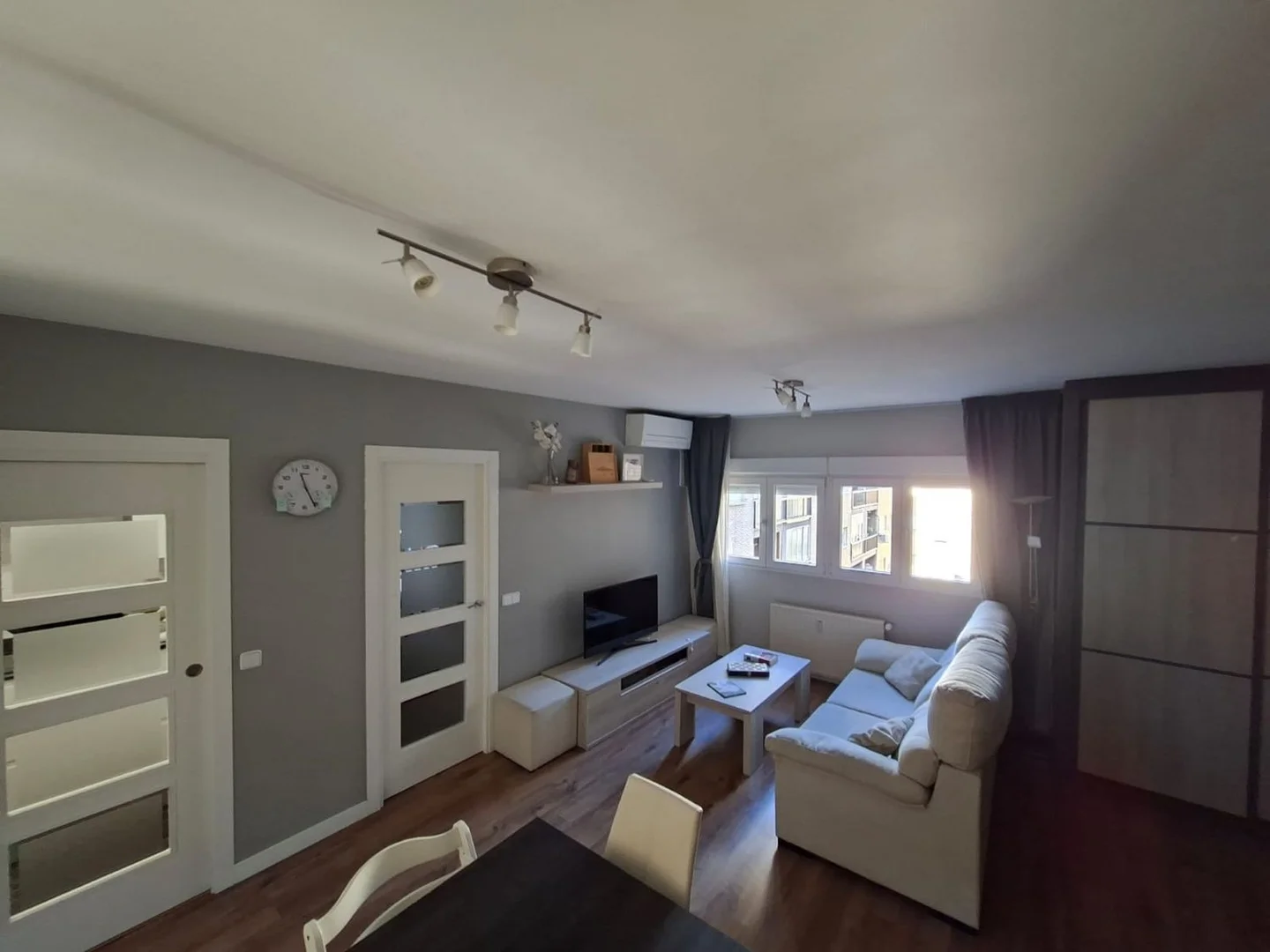 Piso en avenida del Doctor Federico Rubio y Galí, 19