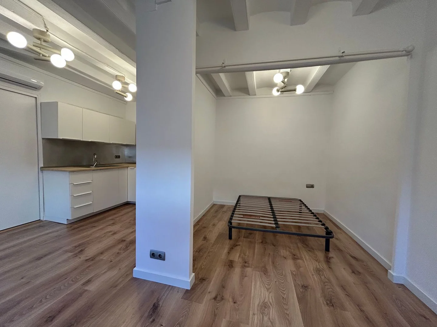 Estudio en calle d'En Mònec, 3 - Foto 2