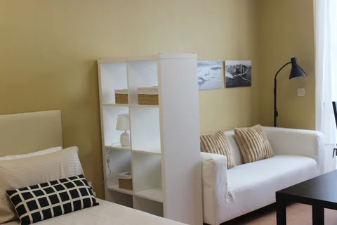 Estudio en calle de Sor Ángela de la Cruz, 30 - Foto 1