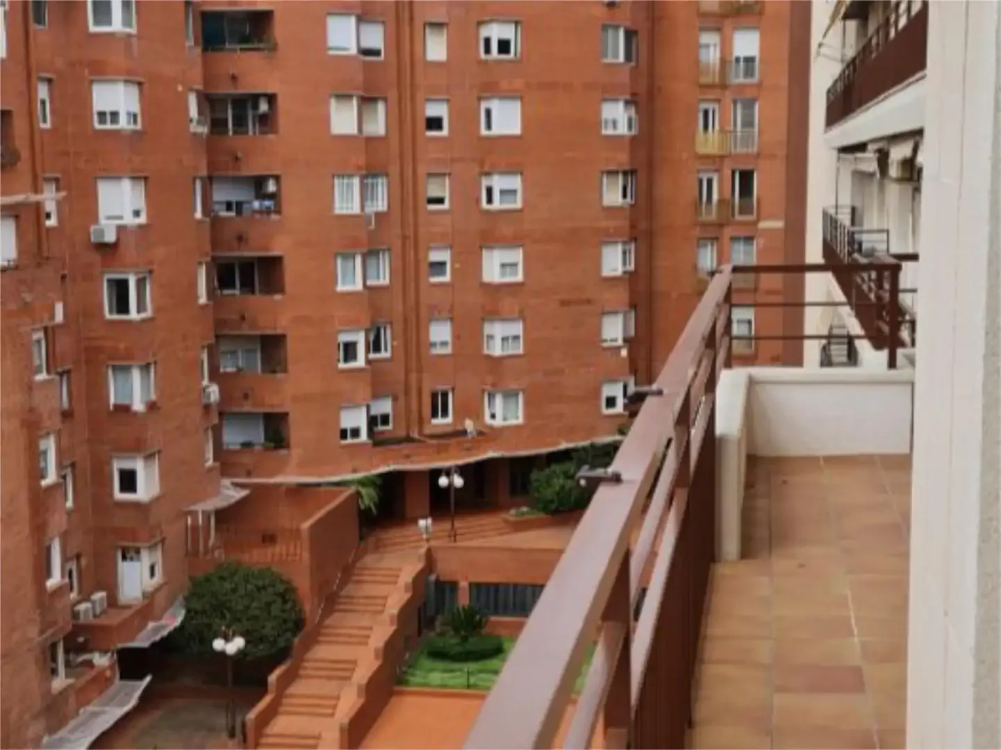 Piso en  Carrer de Folgueroles 12 - Foto 2