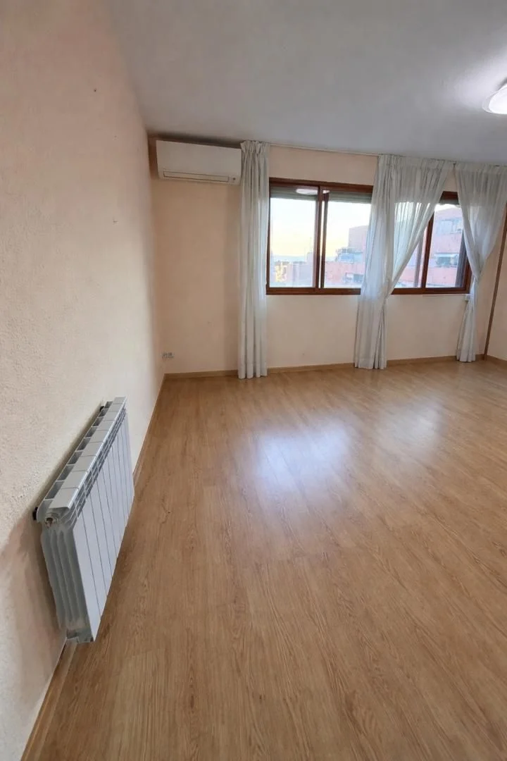 Piso en  Calle de Luis Buñuel 2 - Foto 2