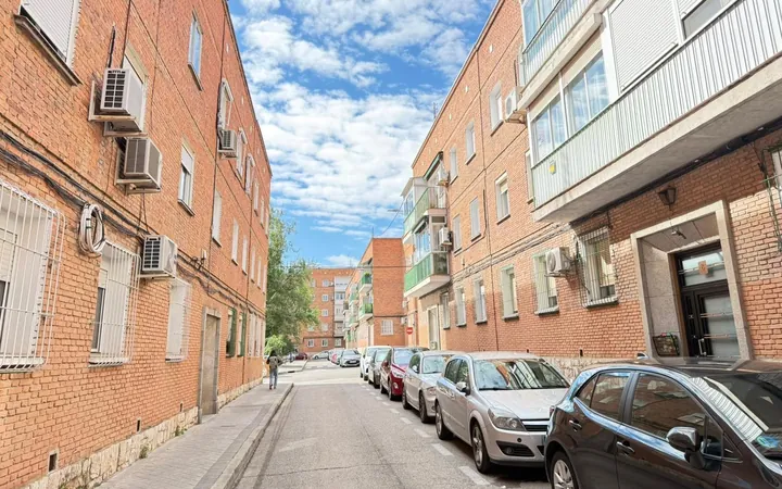 Piso en Calle de Cangas de Narcea, 16, Simancas - Foto 1