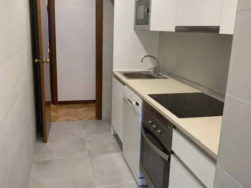 Piso en  Calle de Fermín Caballero 87 - Foto 3
