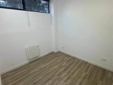 Piso en  Calle de Eugenia de Montijo 80 - Foto 10