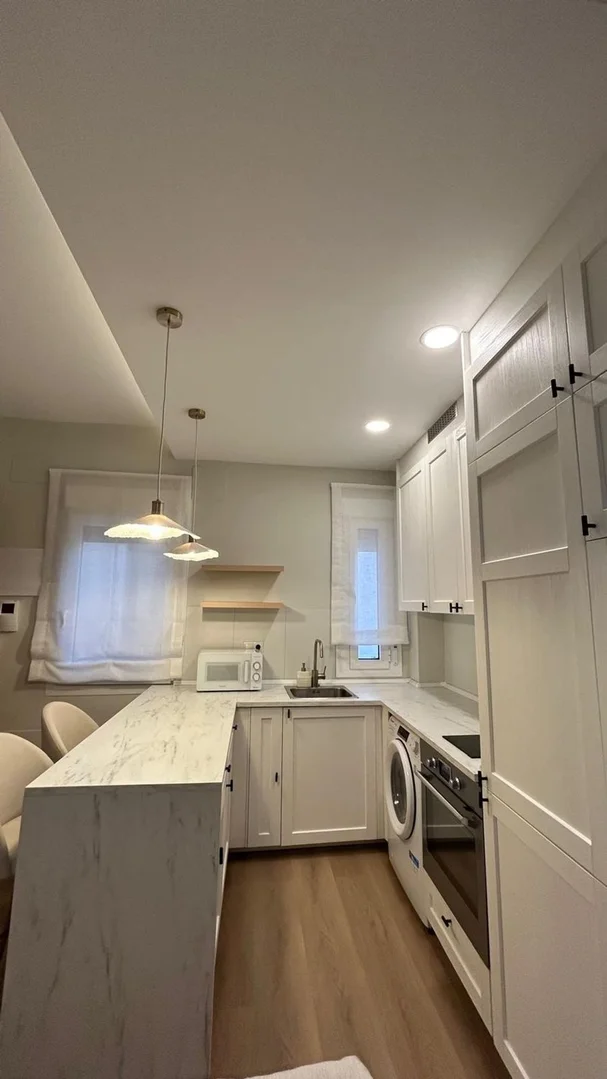 Piso en calle de María de Guzmán, 30 - Foto 4