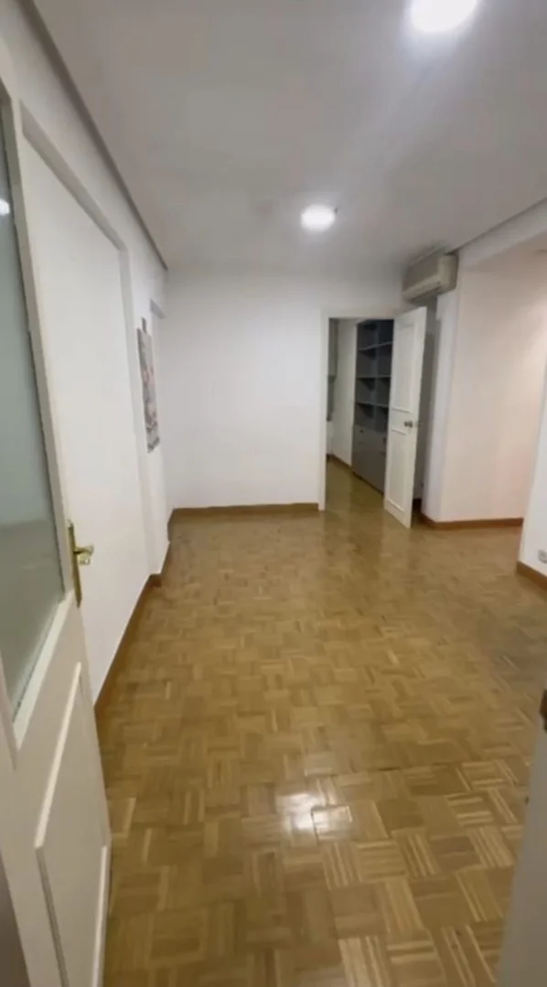 Piso en avenida del General Perón, 16 - Foto 2