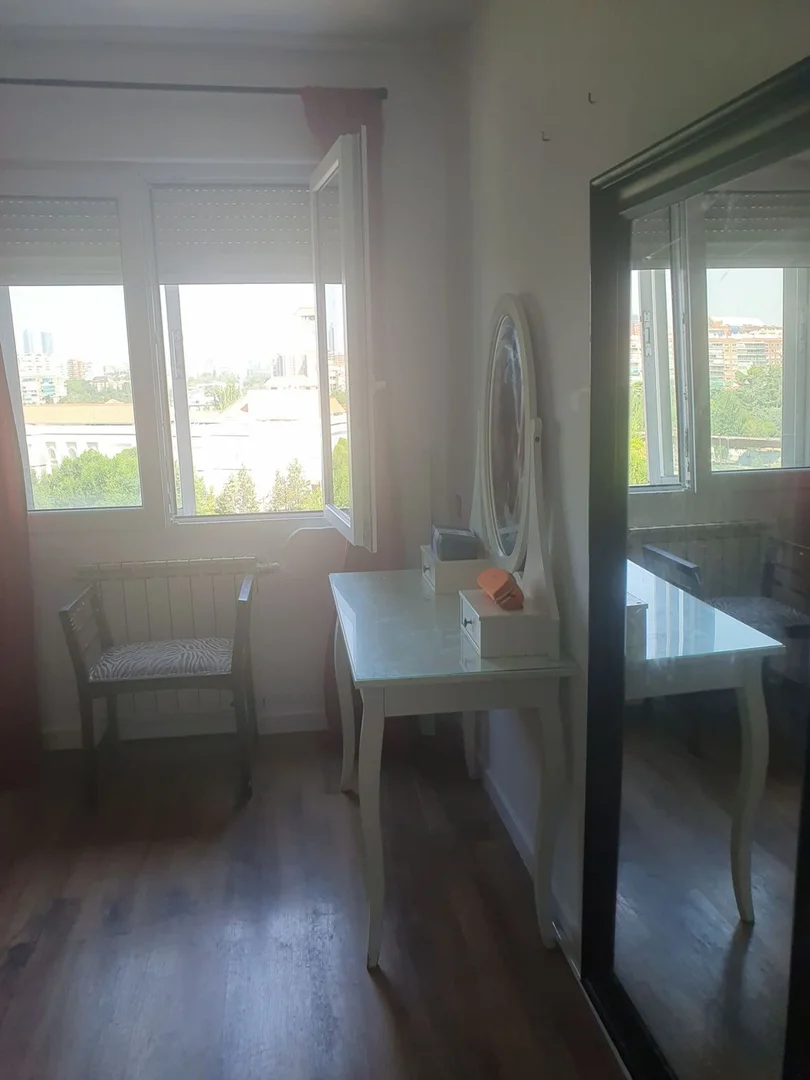 Piso en calle de Salvador de Madariaga, 8 - Foto 2