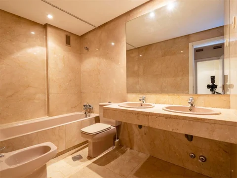 Piso en  Calle del General Arrando 28 - Foto 12