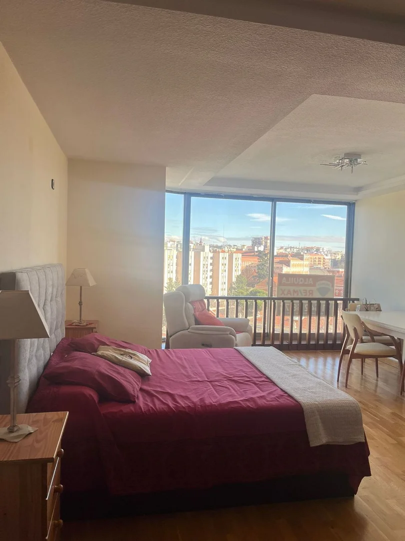 Estudio en calle de Quintana, 2 - Foto 1