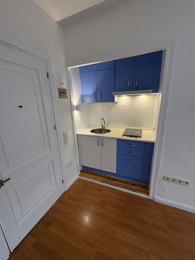 Piso en calle de la Infanta Mercedes, 105 - Foto 8