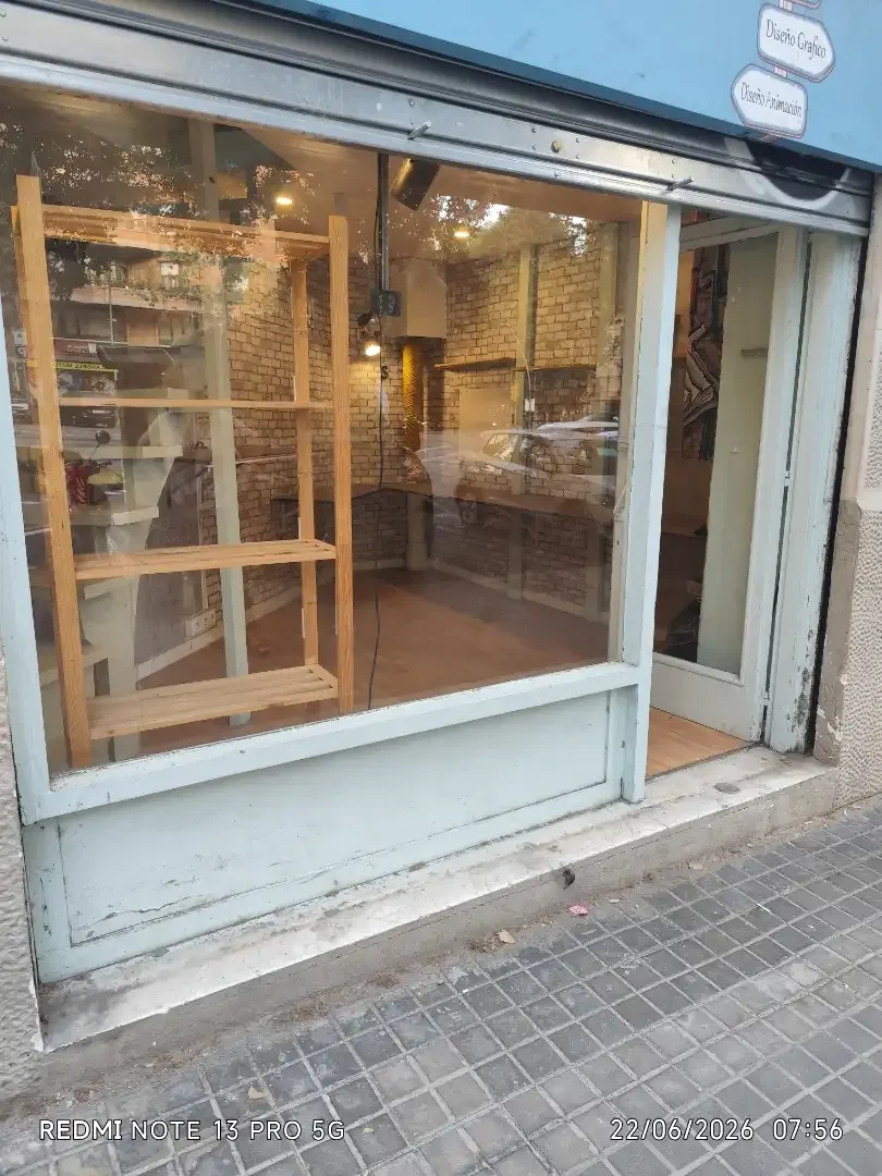 Local comercial en  Carrer del Consell de Cent 458 - Foto 2