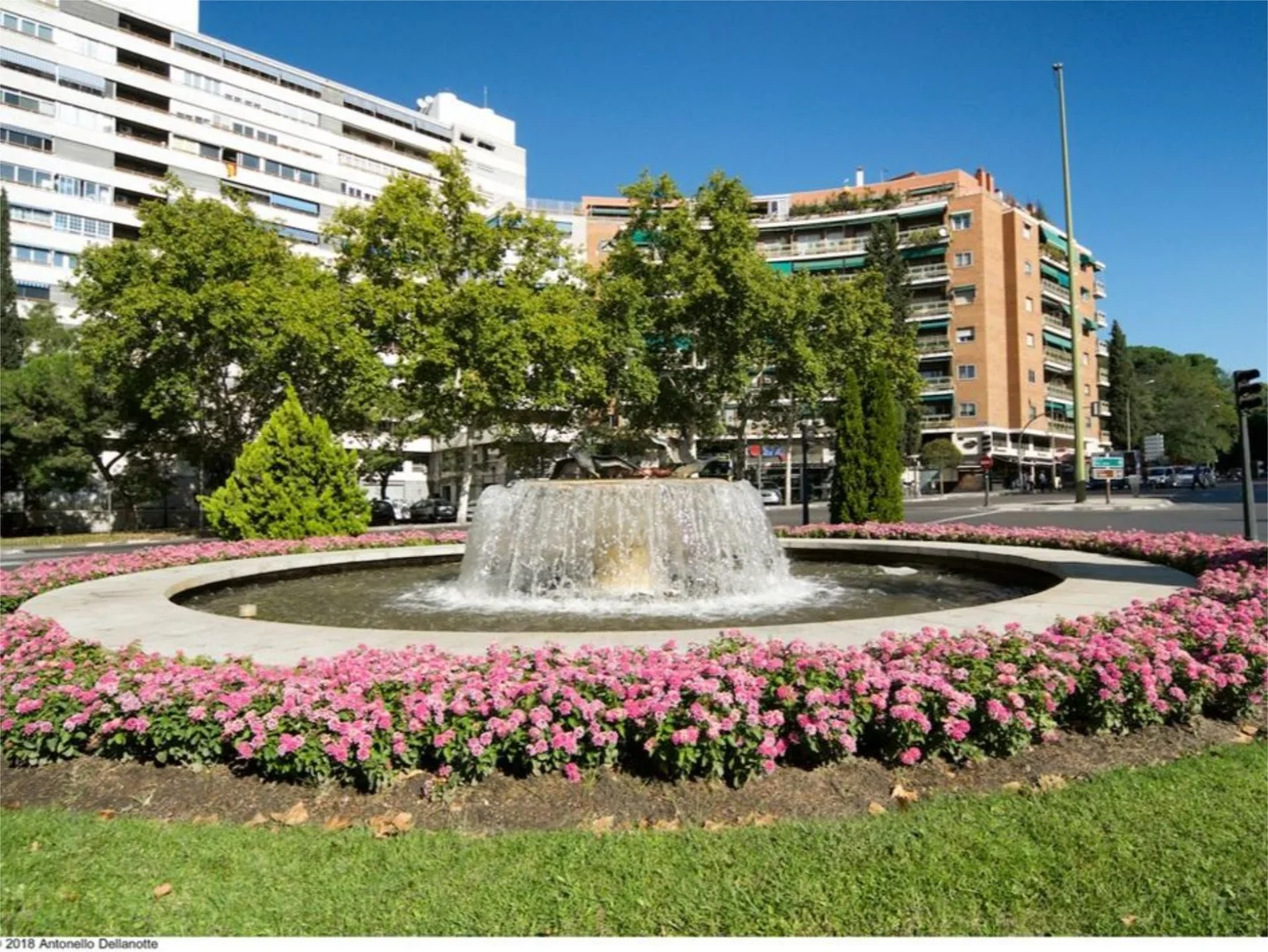 Piso en  Avenida de Menéndez Pelayo 18 - Foto 2