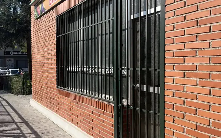 Local comercial en  Avenida de Santa Eugenia 21 - Foto 2