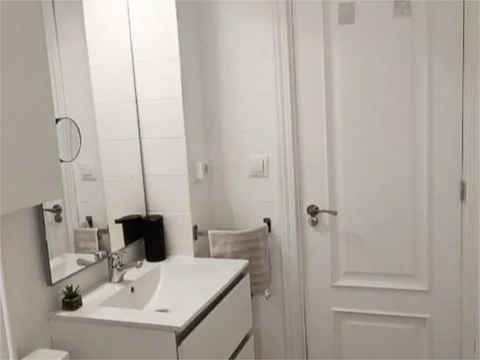 Piso en  Calle de la Duquesa de Parcent 36 - Foto 8