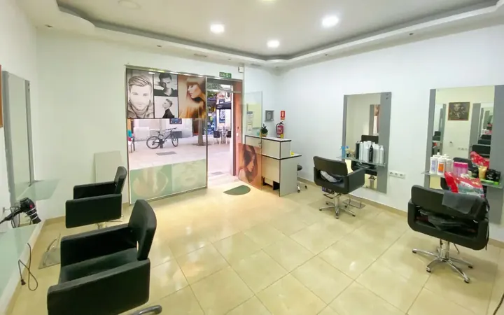 Local comercial en  Carrer de Blai 41 - Foto 2
