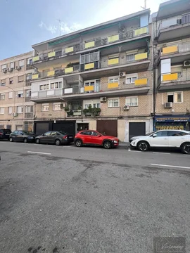 Piso en Calle de Carabelos - Foto 1
