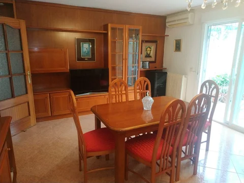 Chalet adosado en Barrio Orcasitas - Foto 1