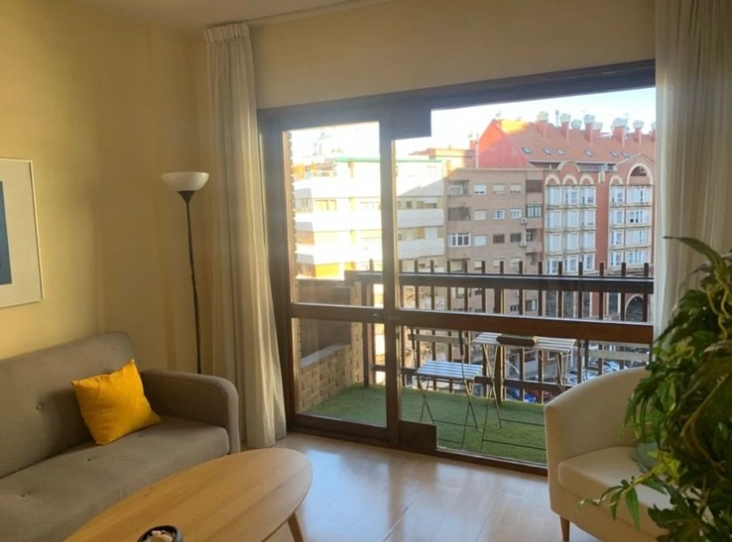 Piso en calle de la Infanta Mercedes, 92 - Foto 7