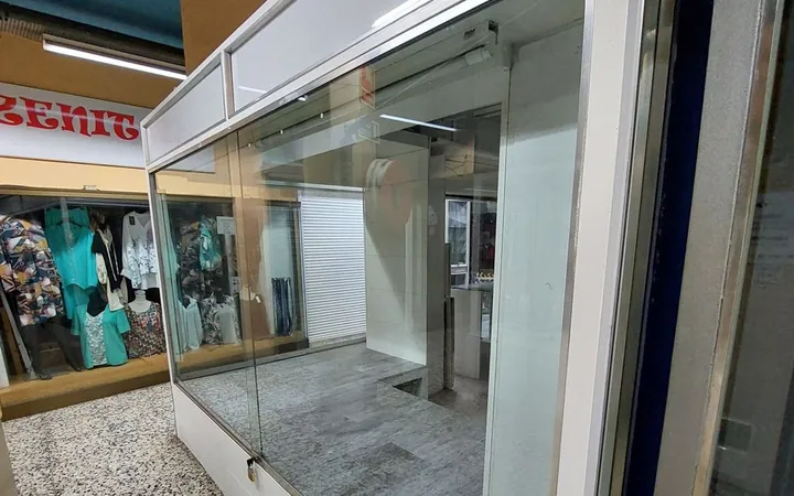 Local en Calle del dos de Maig, 233, El Camp de l'Arpa del Clot - Foto 1