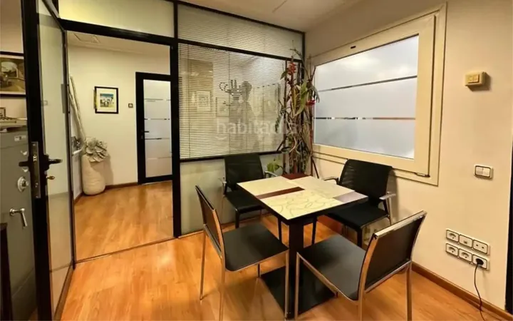 Local comercial en  Carrer C 3 - Foto 5