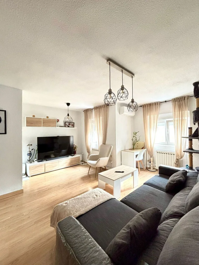 Piso en venta en Vinateros - Foto 1
