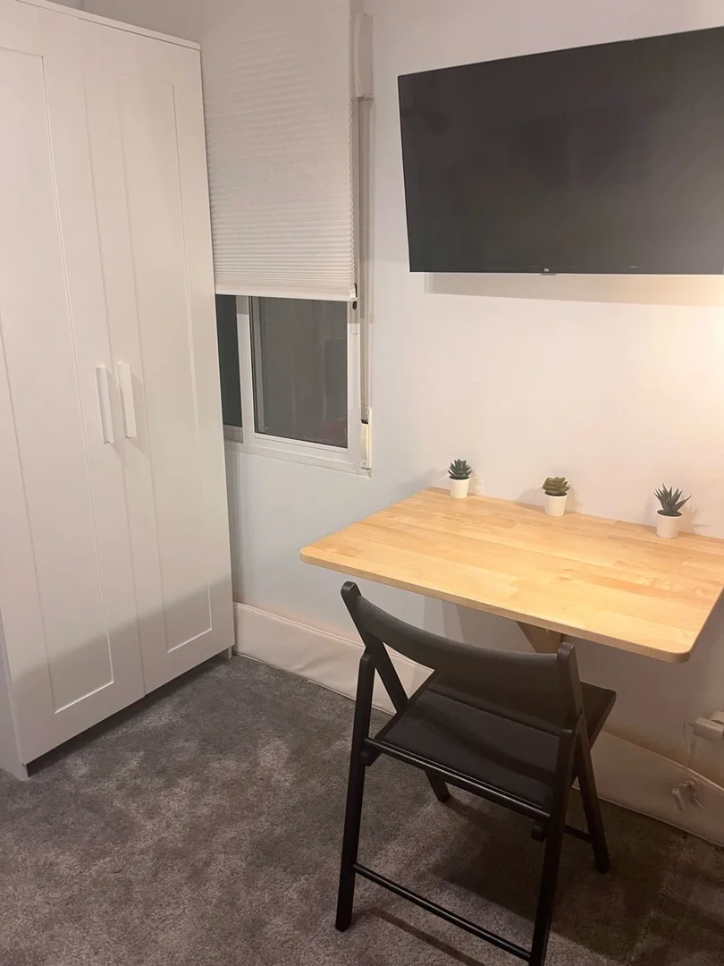 Estudio en plaza de Manuel Becerra, 4 - Foto 1