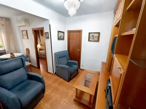 Piso en Calle de Eugenia de Montijo, 74 - Foto 1