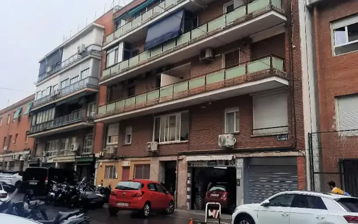 Piso en  Calle de Villafranca 6 - Foto 1