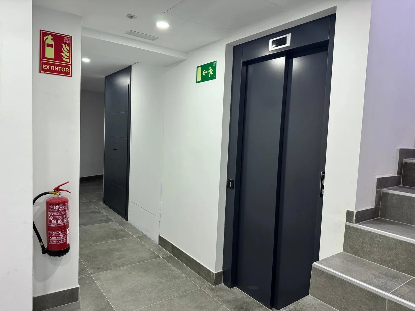 Estudio en calle de la Cava Baja, 13 - Foto 8