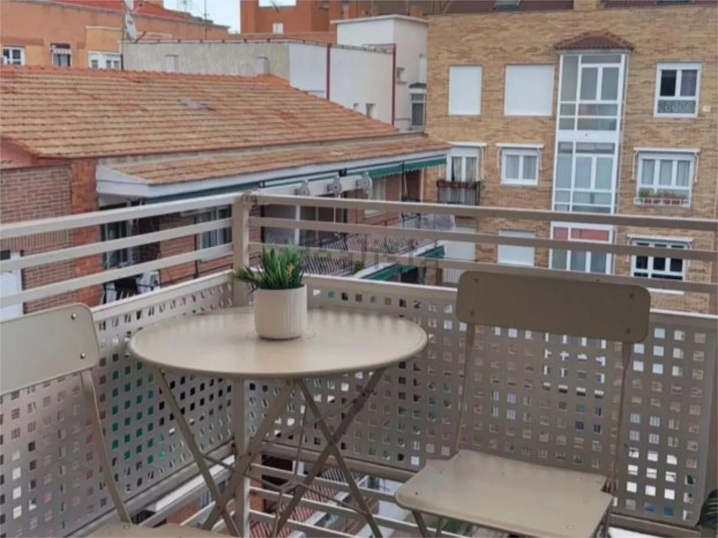 Piso en  Calle del Lago Constanza 85 - Foto 27