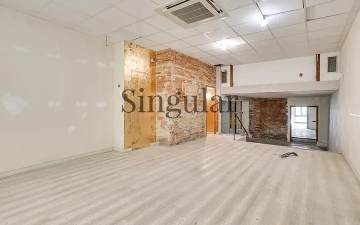 Local comercial en  Carrer de la Creu Coberta - Foto 4
