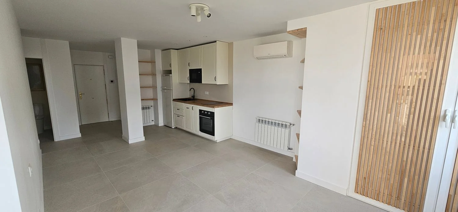 Piso en calle de Rosalía de Castro, 75 - Foto 1