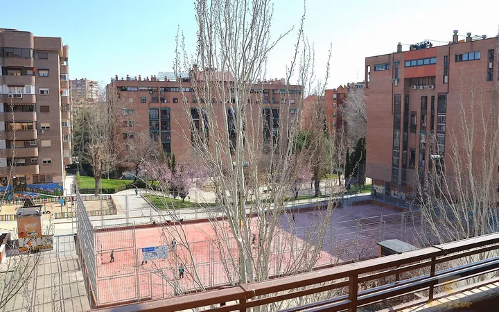 Piso en Calle de Arganda, Acacias - Foto 1