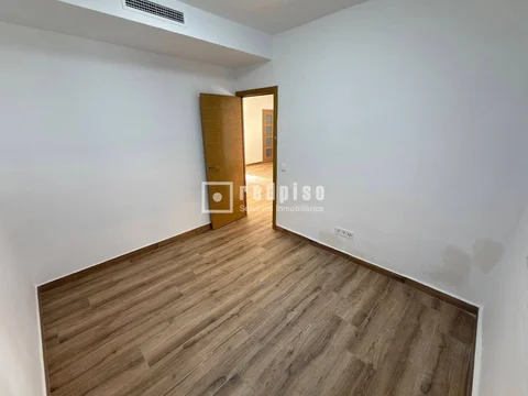 Chalet adosado en Calle de Luis Claudio - Foto 13