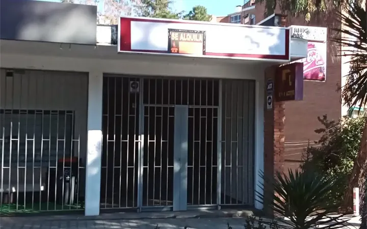 Local comercial en  Avenida del Veinticinco de Septiembre 10 - Foto 1