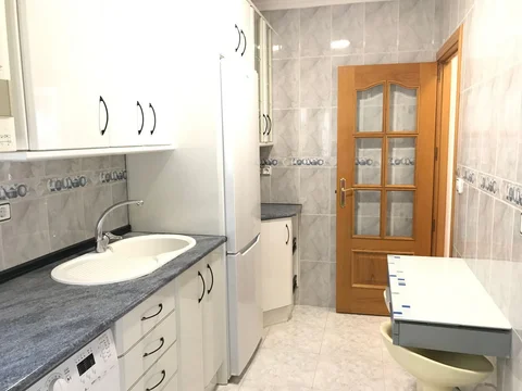 Piso en Barrio Tres Olivos - Valverde - Foto 6