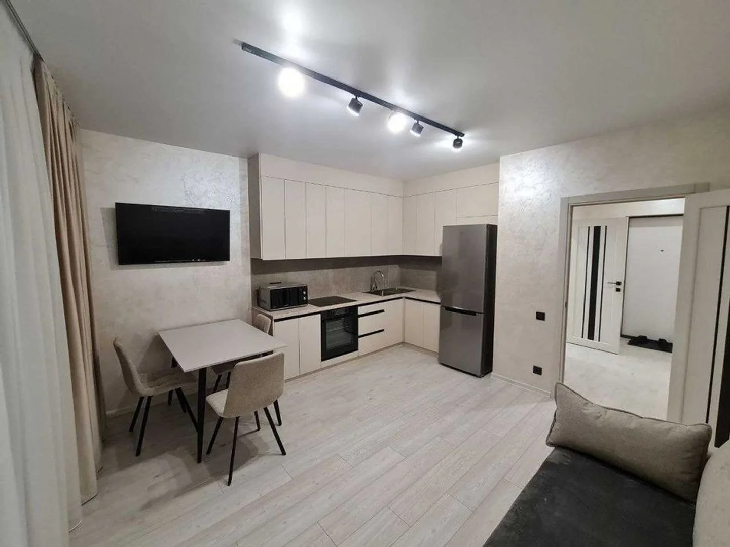 Piso en calle de Roger de Flor, 140 - Foto 1