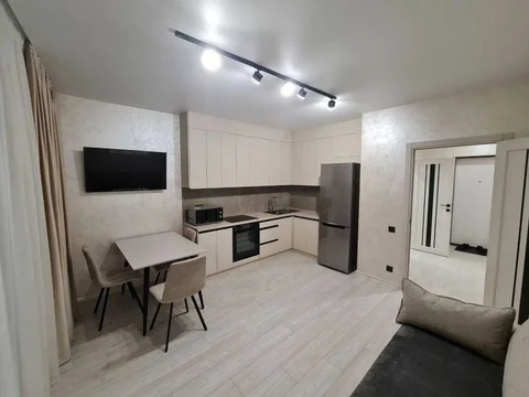 Piso en calle de Roger de Flor, 140 - Foto 1