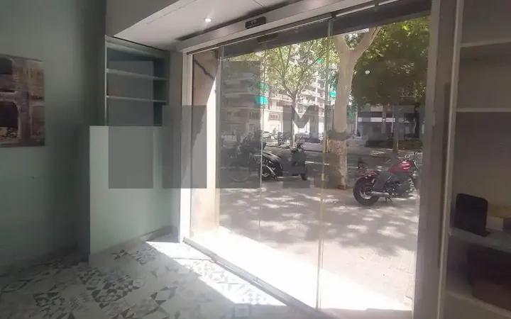 Local comercial en  Carrer de Còrsega - Foto 1