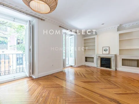 Piso en calle de Salustiano Olózaga - Foto 1