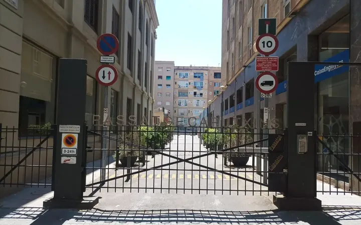 Garaje en  Carrer de Còrsega 408 - Foto 2