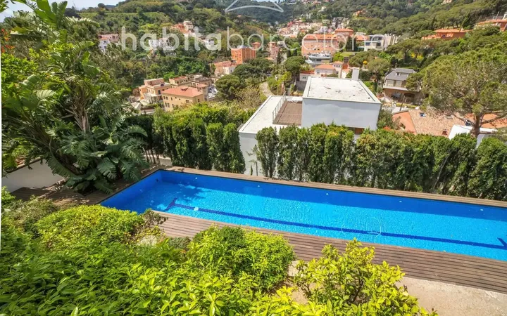 Chalet en  Carrer de Palafolls - Foto 1