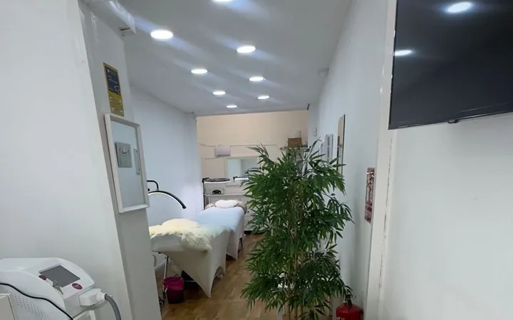 Centro estético en traspaso en Calle de Mallorca, 565 - Foto 6