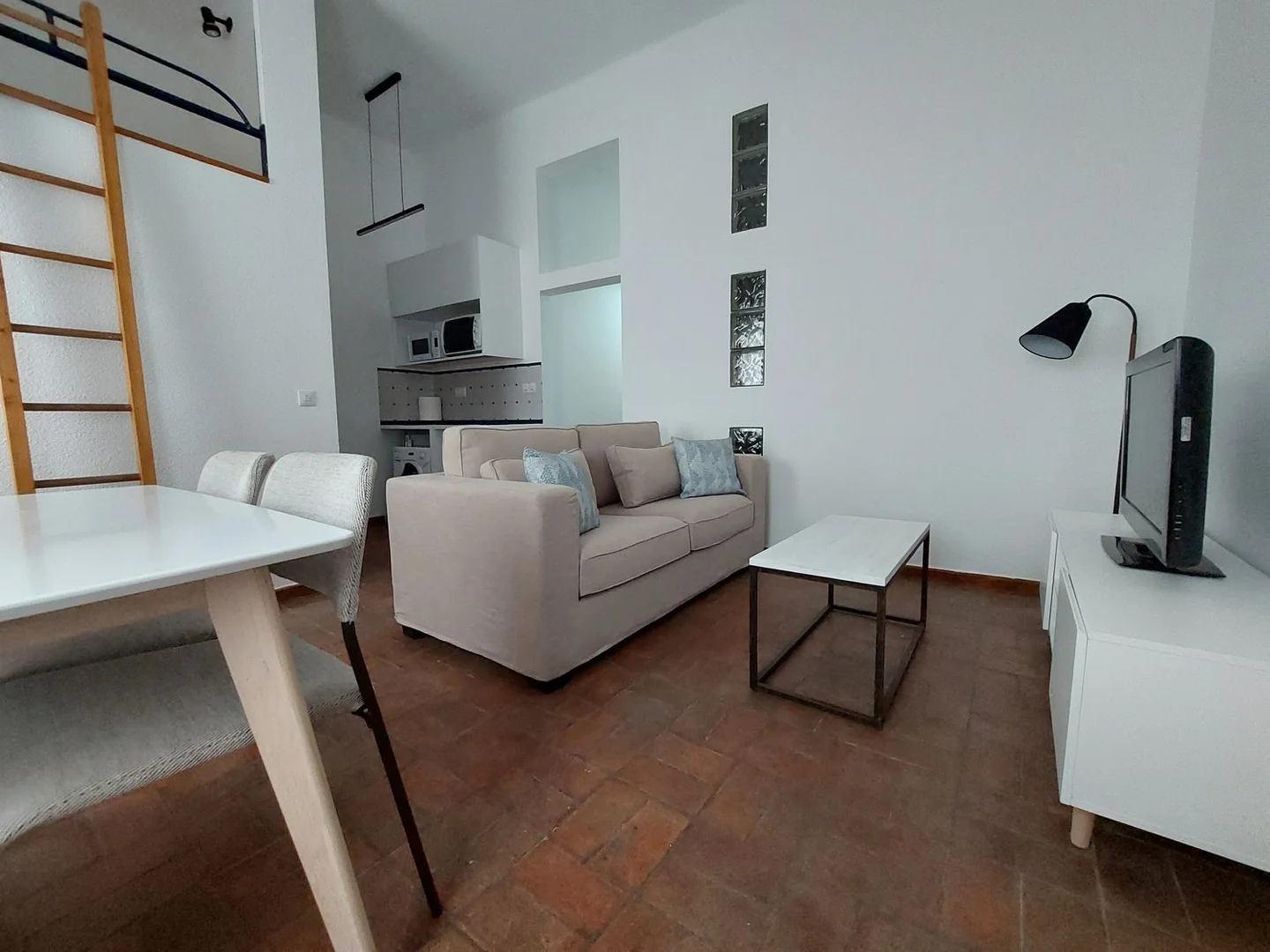 Piso en calle Sagunto, 13